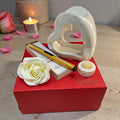 Moments for Two Geschenkbox – Herz-Lampe, Sojawachs Melt Endless Love, Feuerzeug und Seifenrose